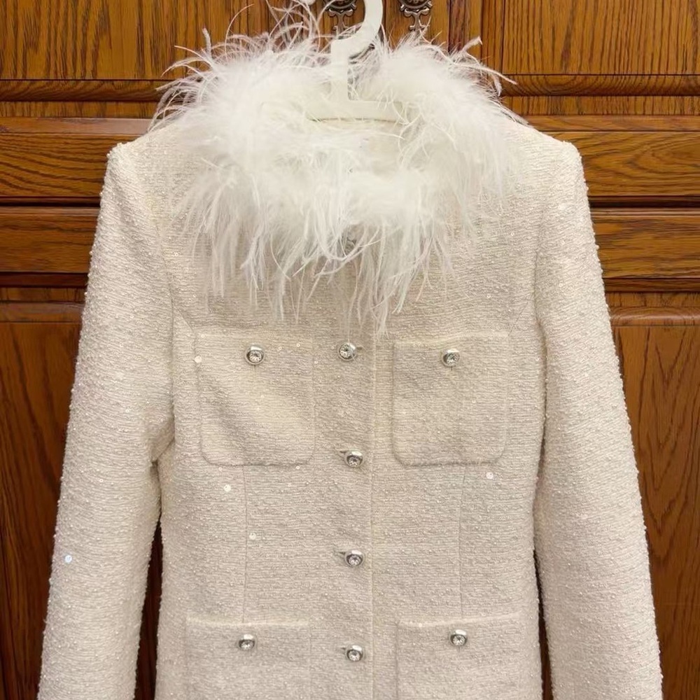 Chic White Women's Blazer with Faux Fur Collar Size M